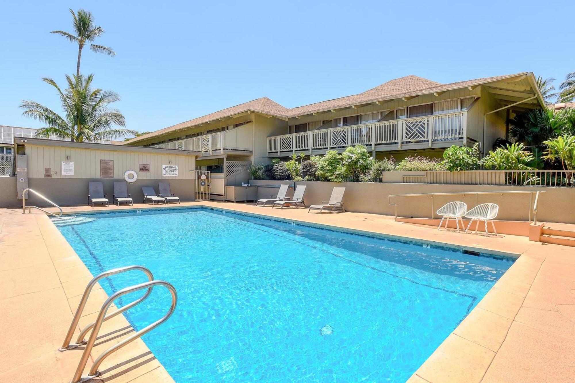 Kihei Bay Surf 140 Hotel Exterior photo